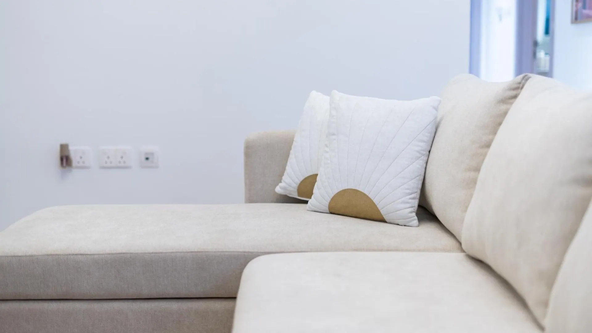 Two Bedroom Apartment By Otolo Homes With Free Yas Theme Park Tickets Abu Dhabi Förenade Arabemiraten